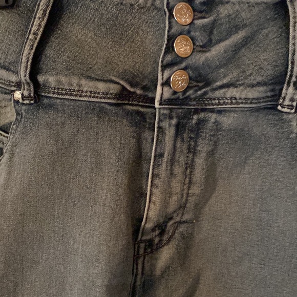 Fashion 2 Love - Picture 2 of 7